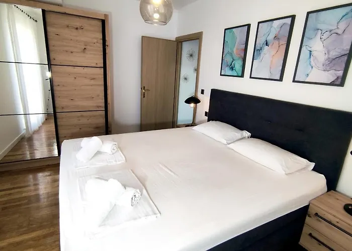 Harmony Split Apartment *